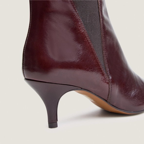 Bottines à talons fins et bouts pointus en cuir vieilli chocolat | BORGIA | Jonak