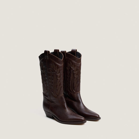 Bottes à bouts pointus et surpiqures apparentes en cuir grainé marron | DELEA | Jonak