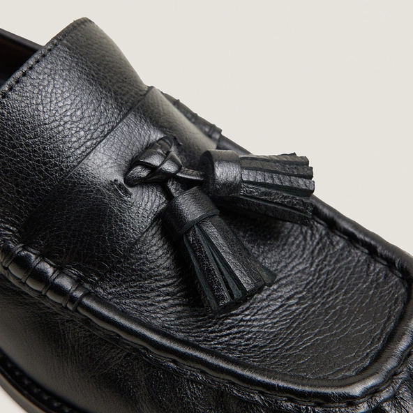 Mocassins à pampilles en cuir grainé noir | DUCHETTE | Jonak