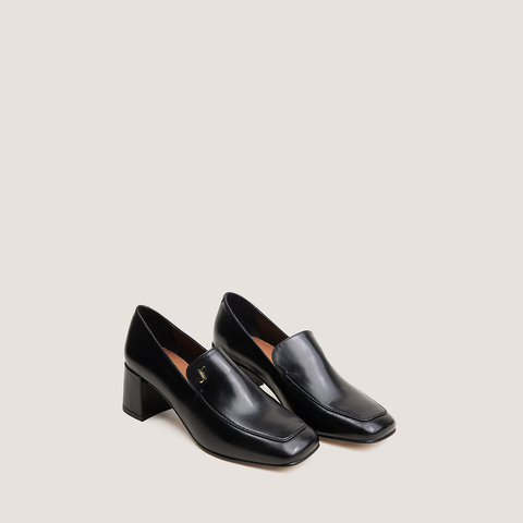 Mocassins &agrave; talons et monogrammes noir