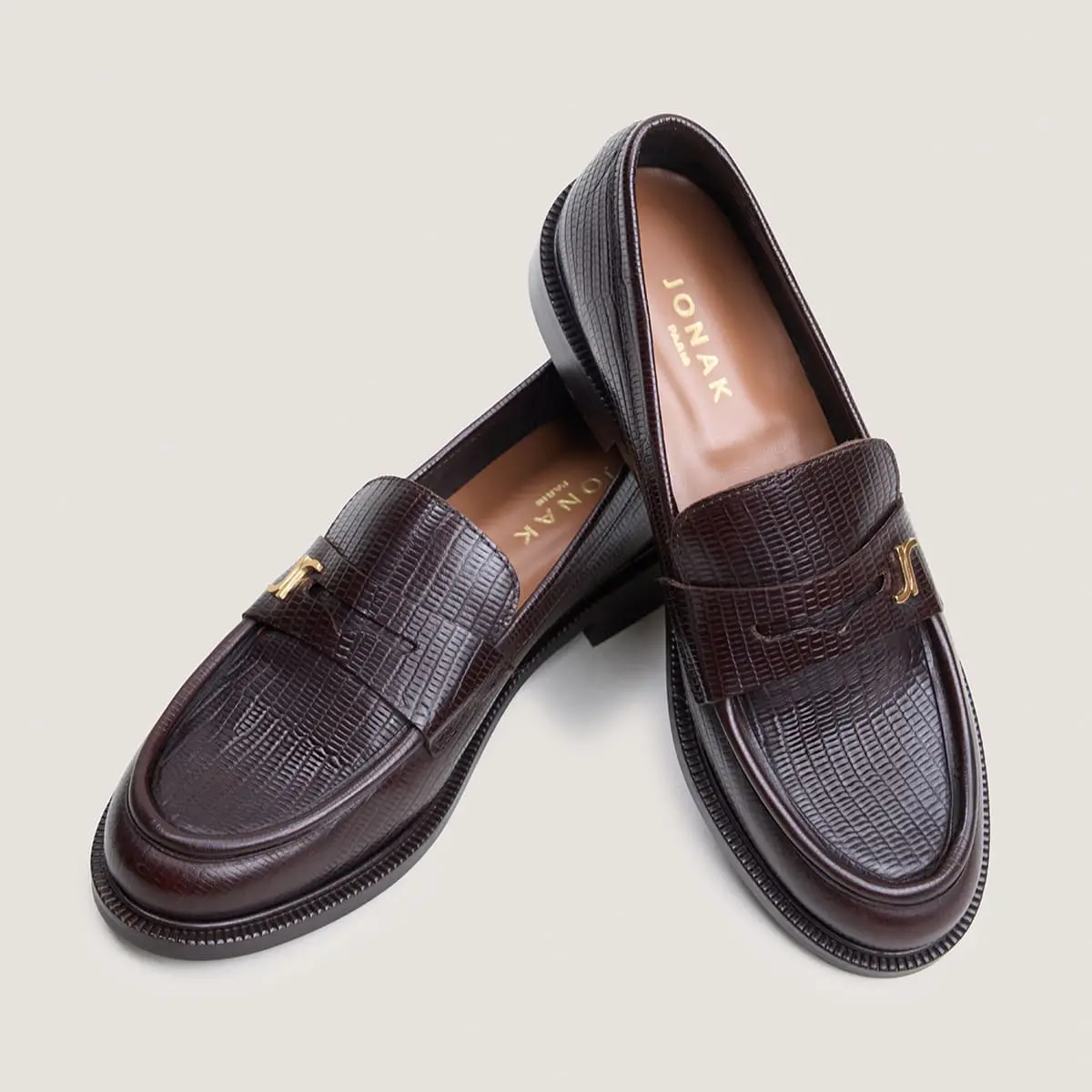 Mocassins à bouts ronds et monogrammes en cuir lézard marron foncé | DUEDI | Jonak