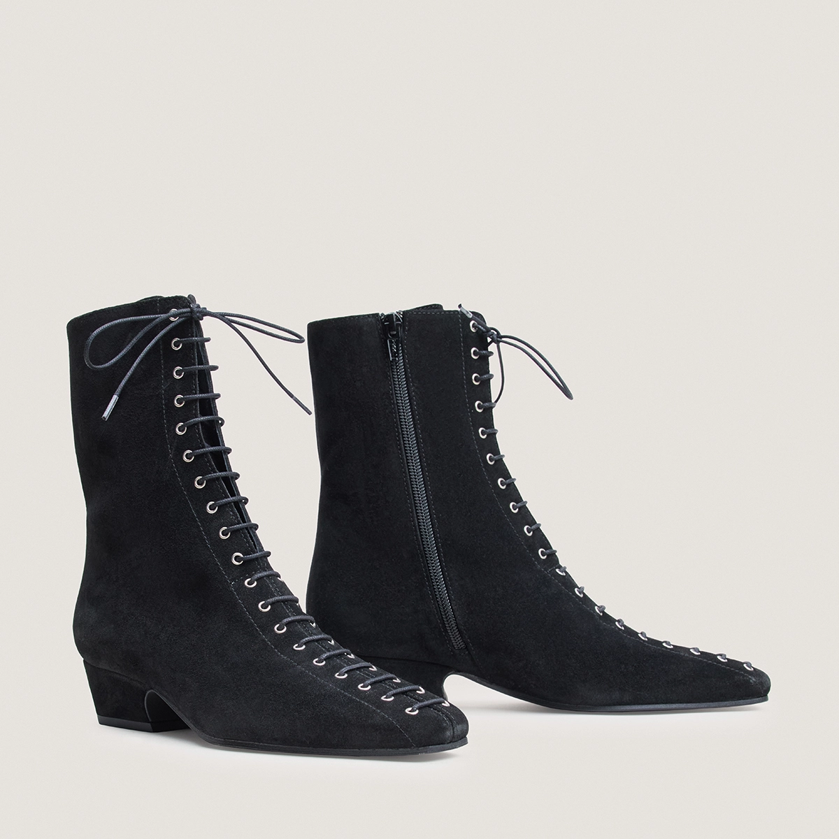 Bottines à bouts pointus et lacets en croûte noire | DUOMO | Jonak