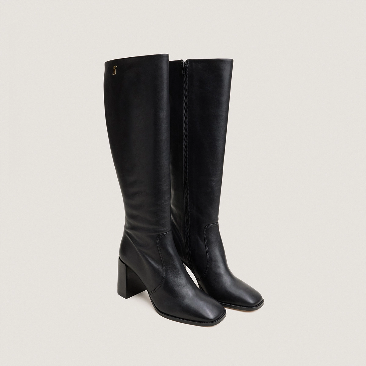 Bottes à talons et monogrammes en cuir noir | VAUBO | Jonak