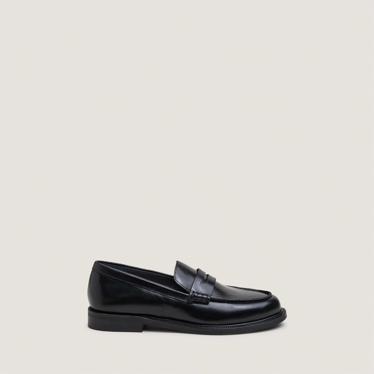 Mocassins &agrave; bouts ronds en cuir noir | DRACULA | Jonak