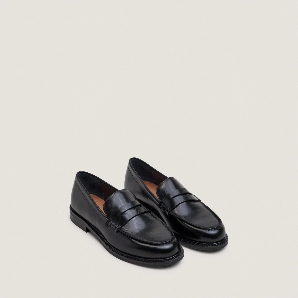 Mocassins &agrave; bouts ronds en cuir noir | DRACULA | Jonak