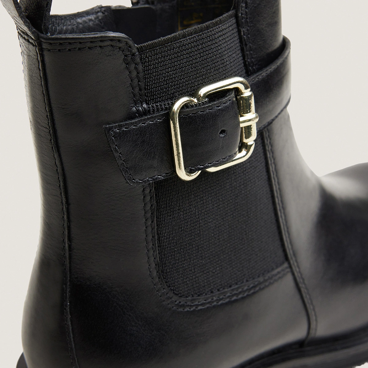 Boots à boucles et semelles crantées en cuir noir | AGILE | Jonak