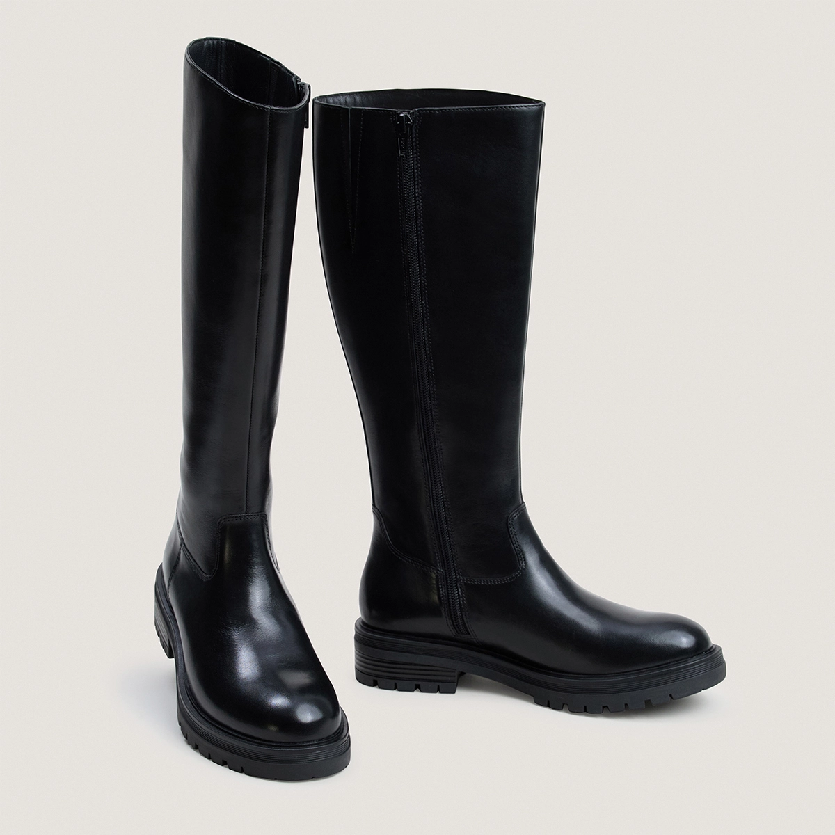 Bottes à semelles crantées en cuir noir | AGILUS | Jonak
