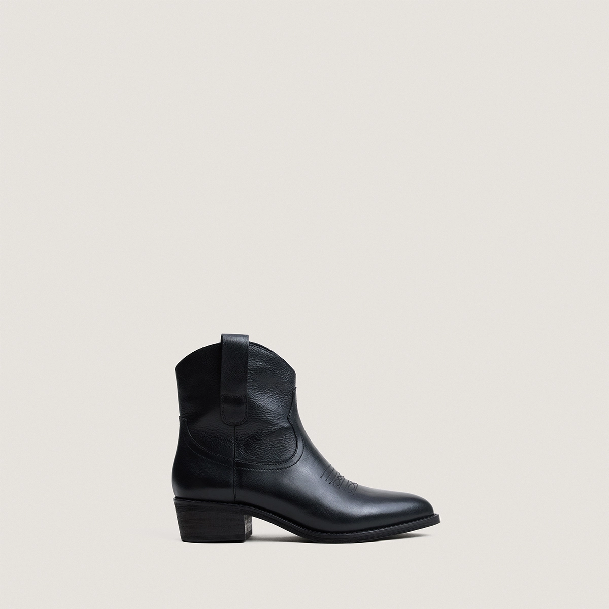 Bottines à petits talons en cuir grainé noir | TALY | Jonak