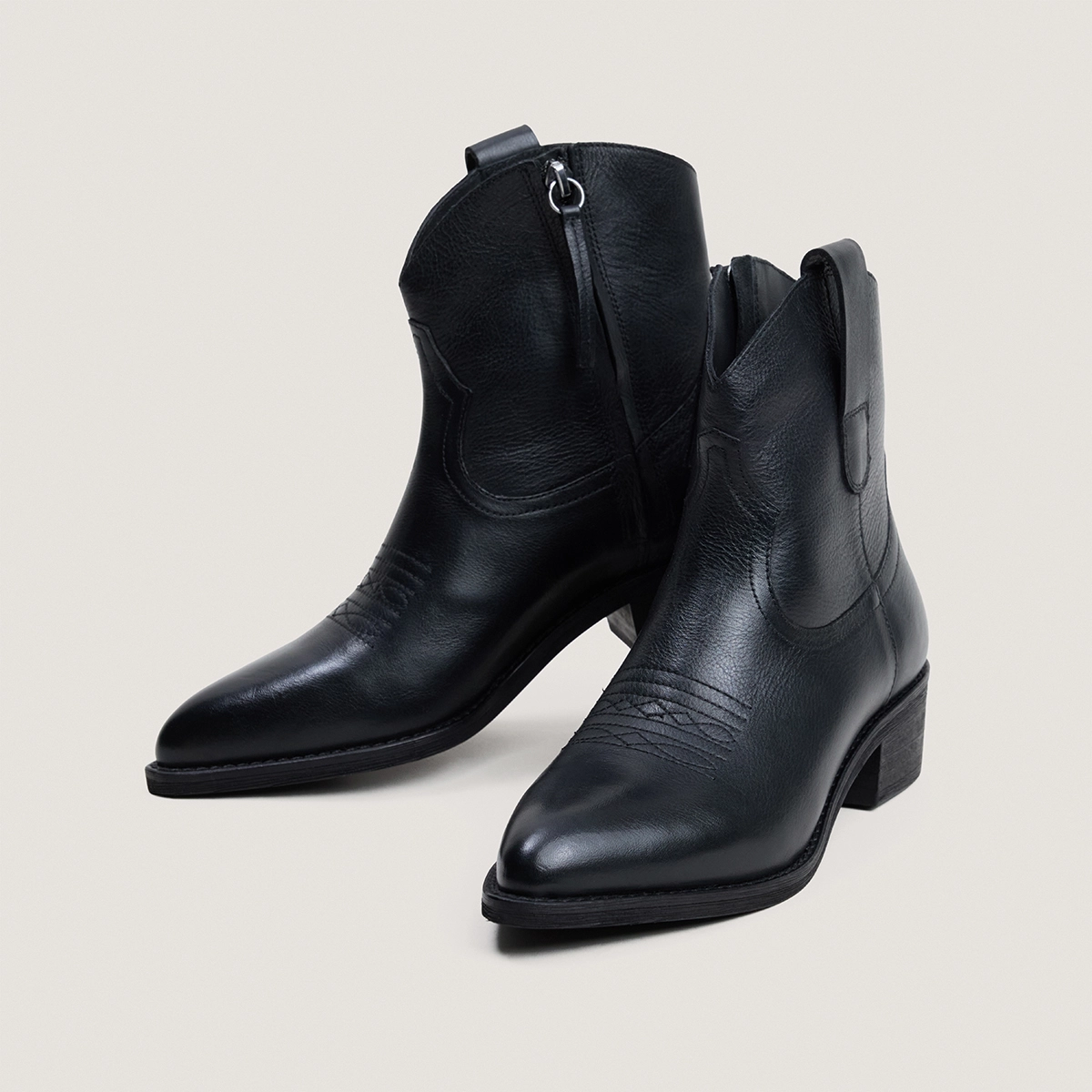 Bottines à petits talons en cuir grainé noir | TALY | Jonak