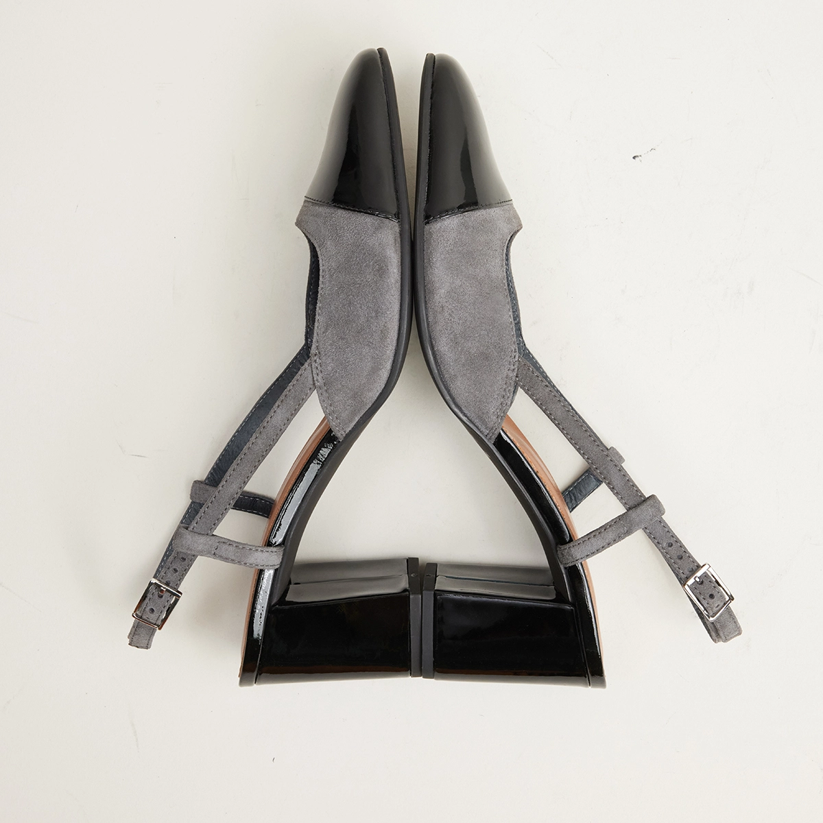 Slingbacks à talons en cuir brillant noir et velours gris | DHAPOP | Jonak