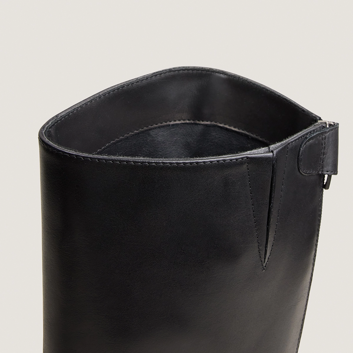 Bottes à petits talons en cuir noir | RUTH | Jonak