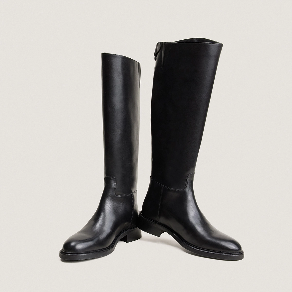 Bottes à petits talons en cuir noir | RUTH | Jonak