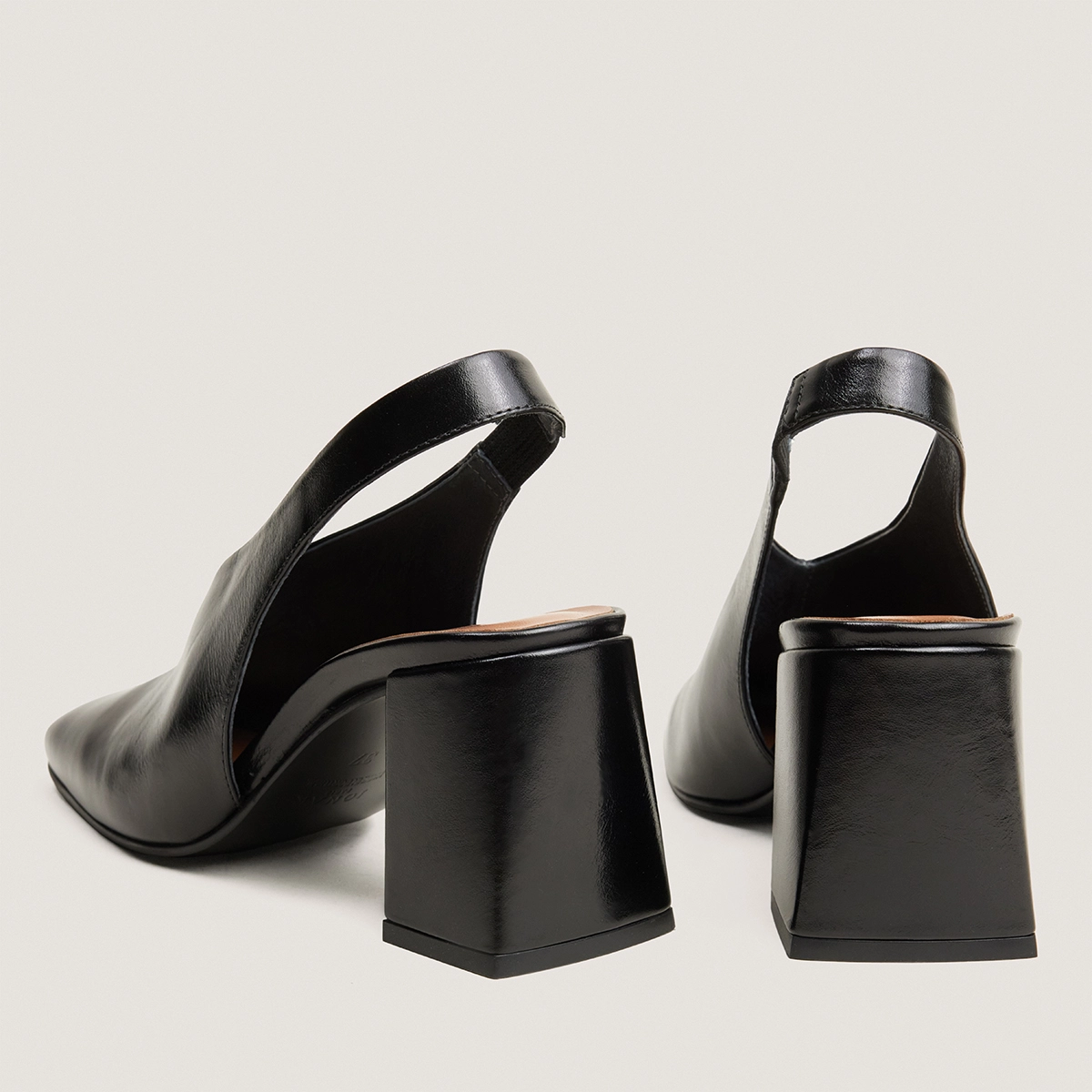 Escarpins slingbacks &agrave; bouts carr&eacute;s en cuir noir | DREEZE | Jonak