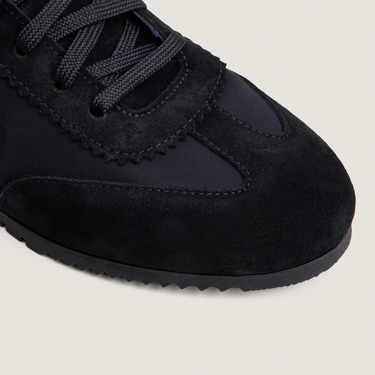 Baskets hautes à lacets en croûte noire et nylon noir | DUTO | Jonak