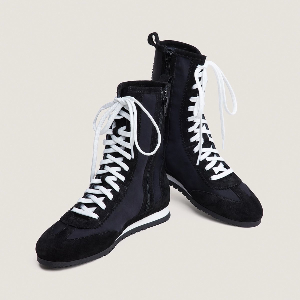 Baskets hautes à lacets en croûte noire et nylon noir | DUTO | Jonak