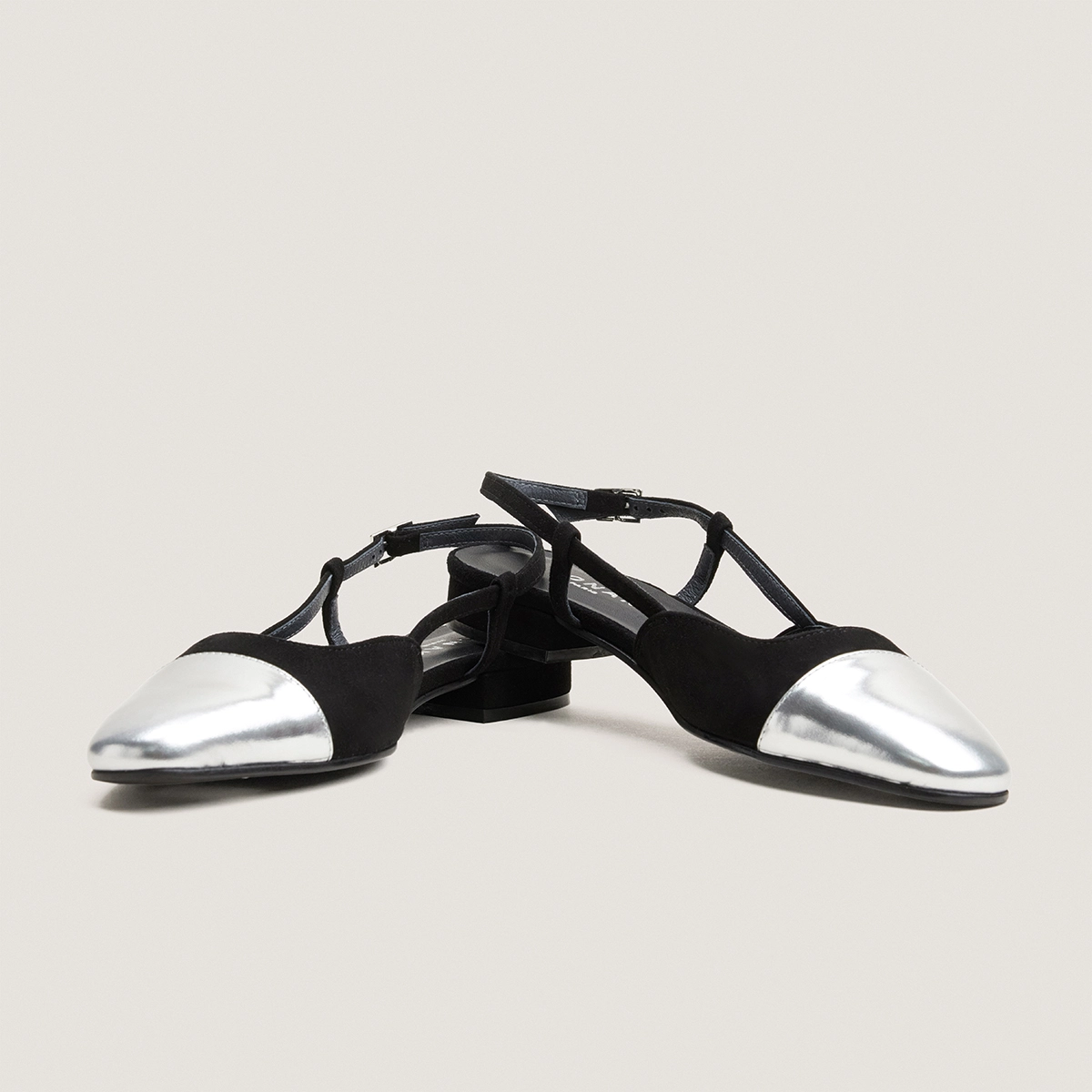 Ballerines slingbacks en cuir miroir argent et velours noir | DHAPOU | Jonak