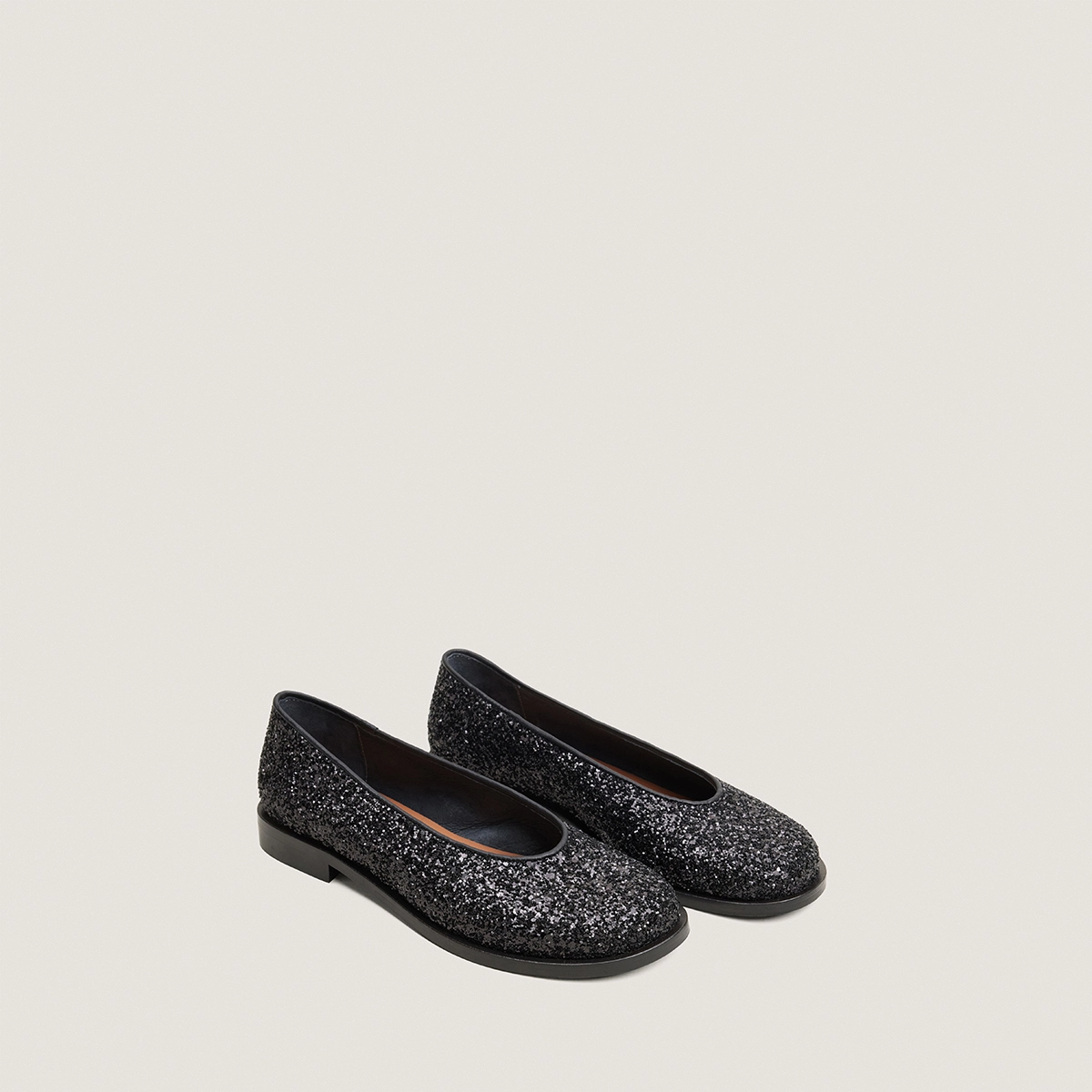 Ballerines &agrave; petits talons et bouts ronds en glitter noir | DAURELIA | Jonak