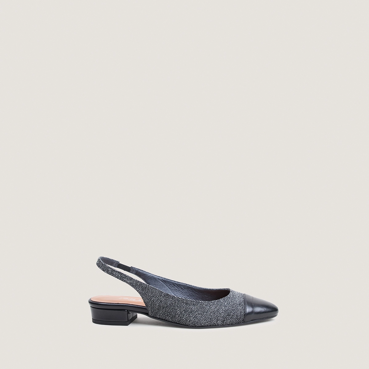 Ballerines slingbacks à petits talons en cuir noir et chevron gris | DECISION | Jonak