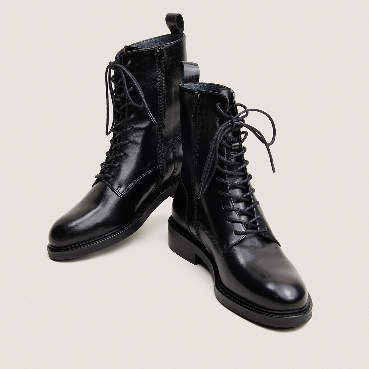 Boots à lacets en cuir noir | DESTON | Jonak