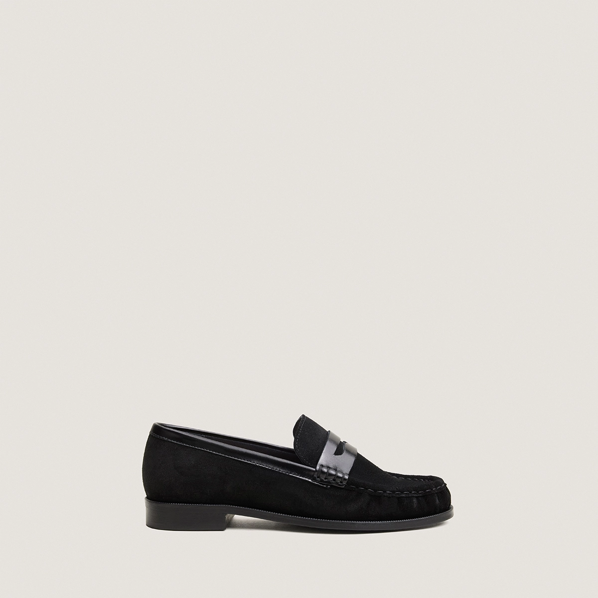 Mocassins &agrave; bouts ronds en croute noir et cuir noir | DELICE | Jonak