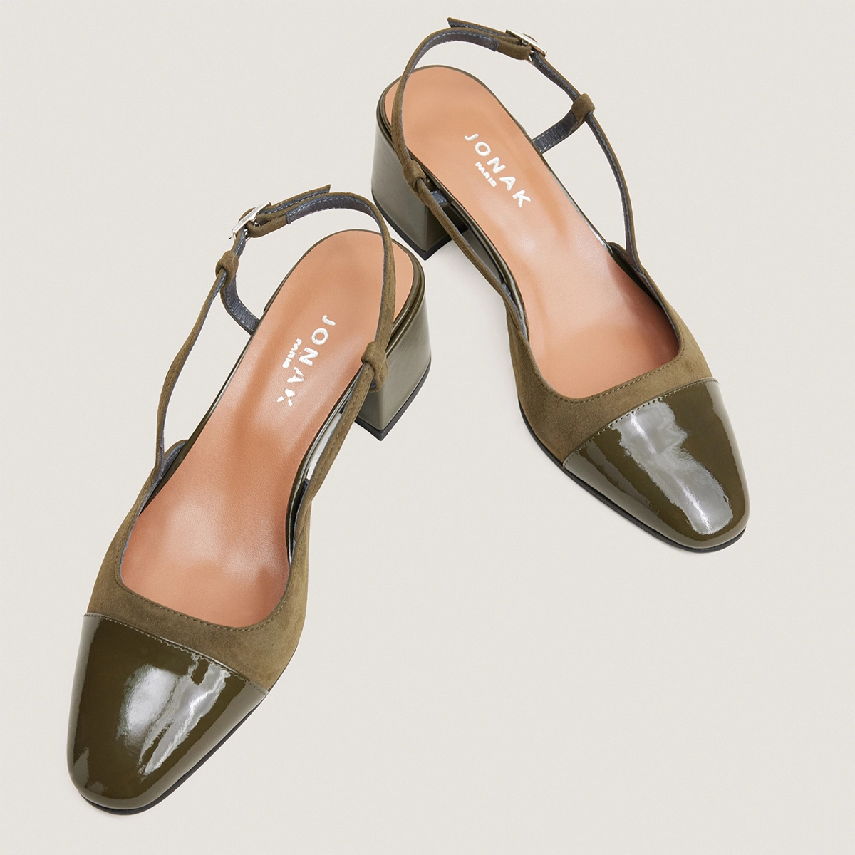 Slingbacks &agrave; petits talons en vernis kaki et velours kaki | DHAPOPY | Jonak