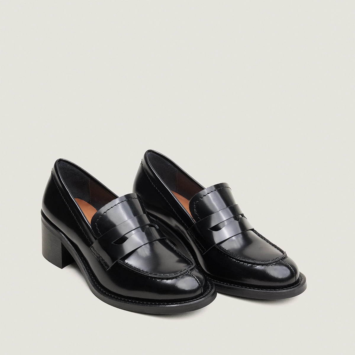 Mocassins &agrave; talons en cuir glac&eacute; noir | DOLLEGE | Jonak