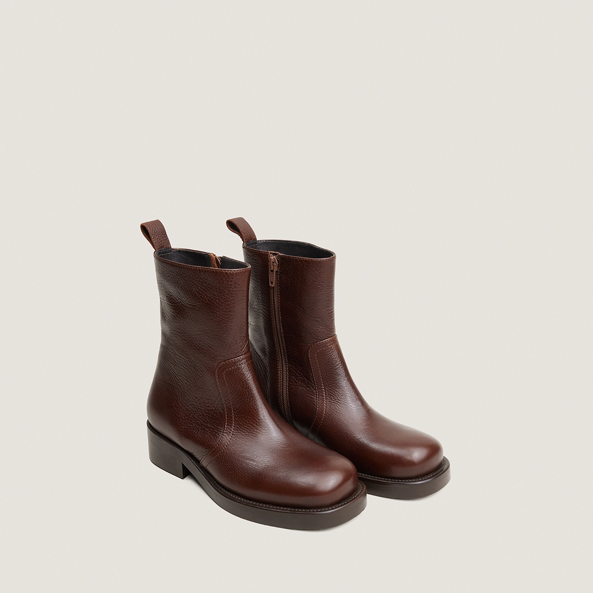 Bottines à zip et à talons en cuir grainé marron | DIO | Jonak