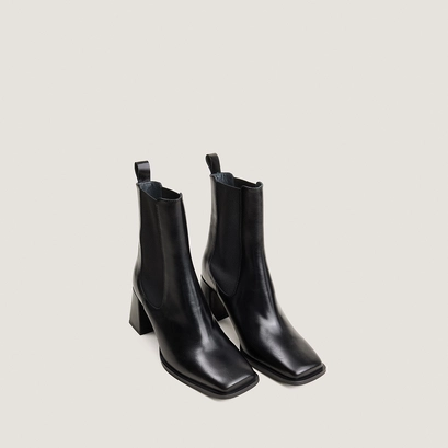 Bottines à talons et élastiques noir