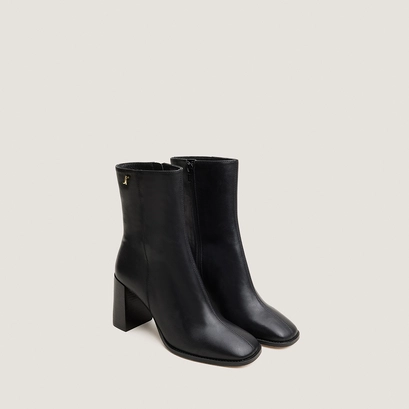 Bottines à talons et monogrammes noir