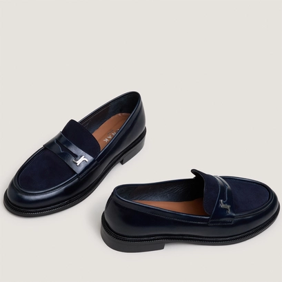 Mocassins à bouts ronds et monogrammes marine
