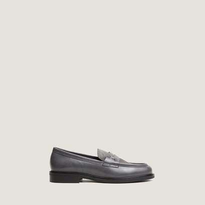 Mocassins à bouts ronds et monogrammes gris