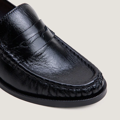 Mocassins &agrave; talons et bouts ronds en cuir vieilli noir | DELICIEUX | Jonak