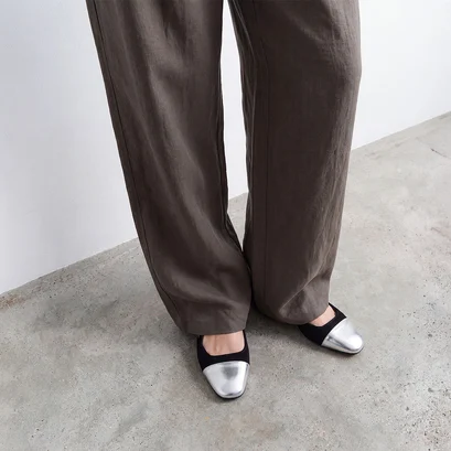 Ballerines slingbacks en cuir miroir argent et velours noir | DHAPOU | Jonak