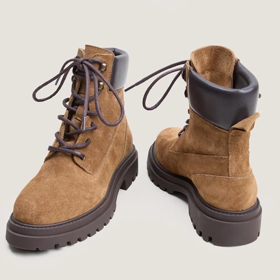 Boots à semelles crantées et lacets marron / greige