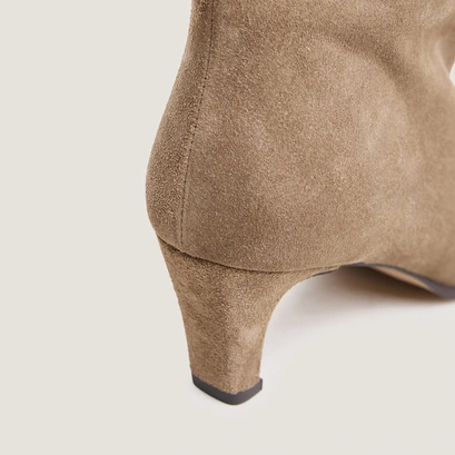 Bottines à talons et bouts pointus taupe