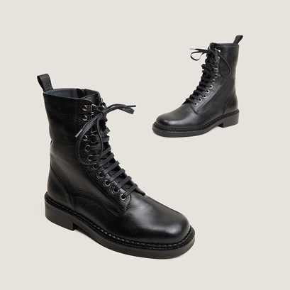 Bottines à lacets et à talons noir
