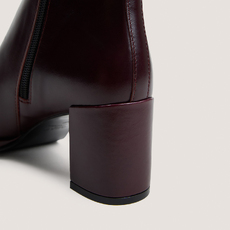 Bottines &agrave; talons bordeaux