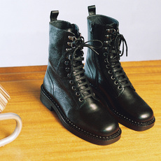 Boots &agrave; lacets et &agrave; talons noir