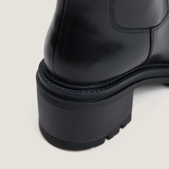 Boots à semelles crantées en cuir noir | ASTRE | Jonak