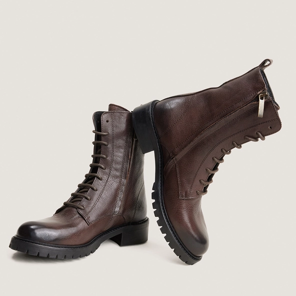 Boots à lacets en cuir grainé marron | ROMAIN | Jonak