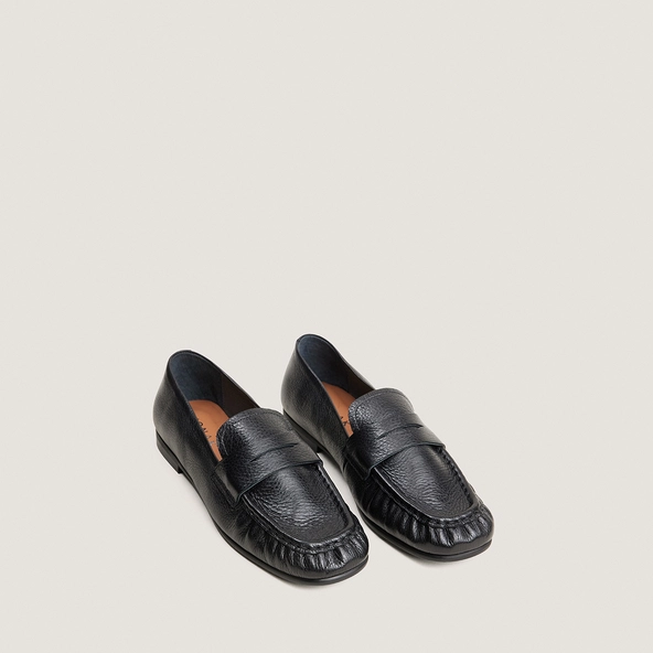 Mocassins plats froncés en cuir graine noir | DELIO | Jonak