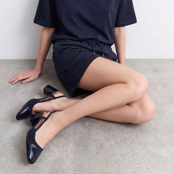 Slingbacks à talons en vernis marine et velours marine | DHAPOP | Jonak
