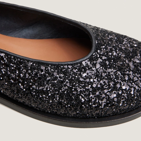 Ballerines &agrave; petits talons et bouts ronds en glitter noir | DAURELIA | Jonak