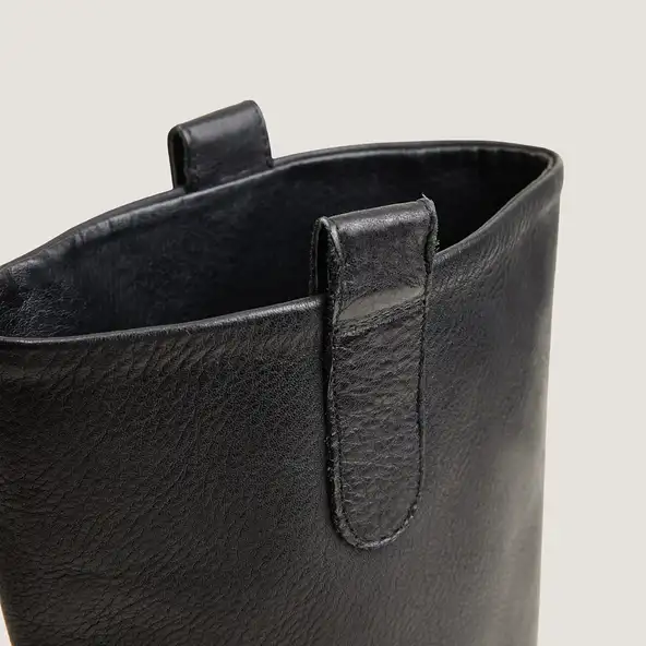 Bottes hautes &agrave; semelles crant&eacute;es en cuir grain&eacute; noir | ROXY | Jonak
