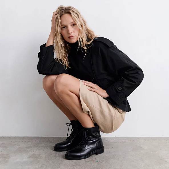Boots à lacets en cuir noir | DESTON | Jonak