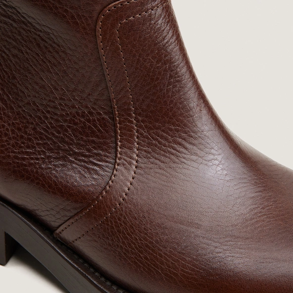 Bottines à zip et à talons en cuir grainé marron | DIO | Jonak