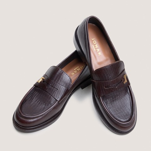 Mocassins &agrave; bouts ronds et monogrammes marron fonc&eacute;