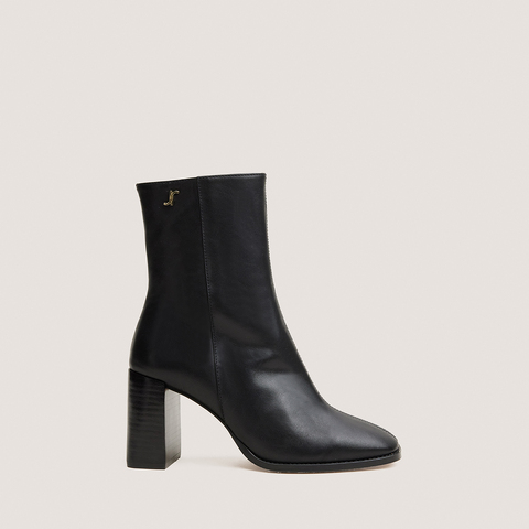 Bottines &agrave; talons et monogrammes noir