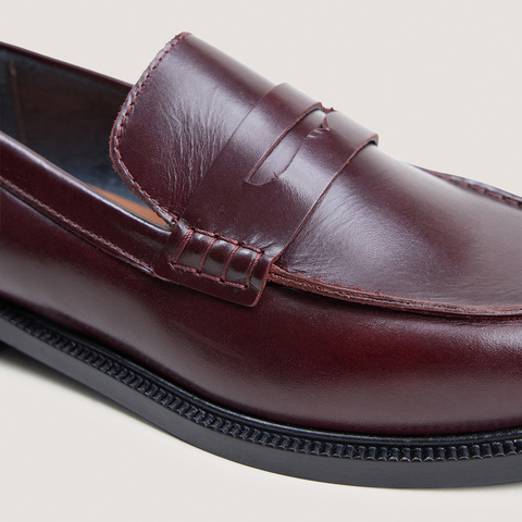 Mocassins &agrave; bouts ronds bordeaux