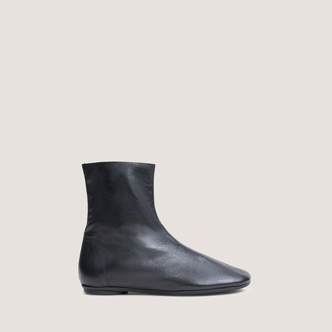 Bottines plates &agrave; bouts ronds noir